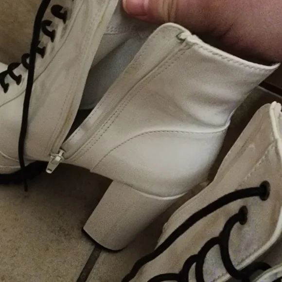 Boots - Picture 3 of 3